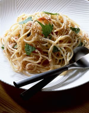 スパゲティの梅チーズペーストあえ