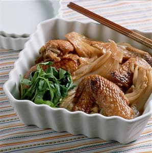 鶏手羽先と白菜の中国風煮込み