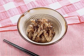 しめじのゆかりごまあえ