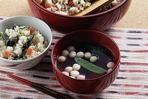 麩ときぬさやのすまし汁