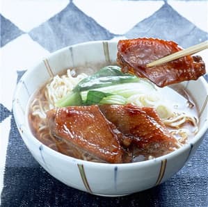 オイスターソース風味の手羽先ラーメン