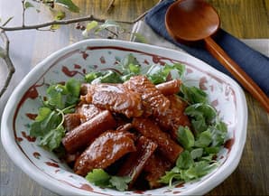 手羽先とごぼうのみそ煮込み