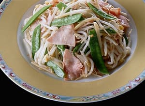 もやしとハムのしょうが炒め