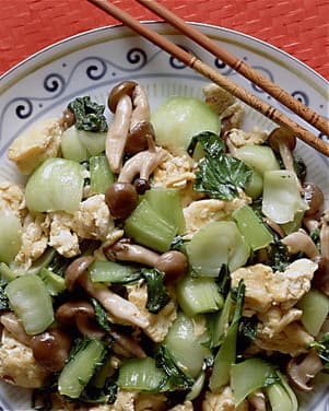 青梗菜とふわふわ卵の塩味炒め