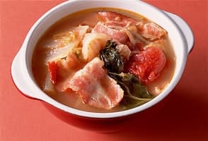 ベーコンと白菜のトマトスープ
