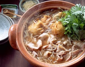 みそ仕立ての豚ごぼう鍋