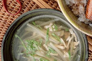 セロリと豚肉のすまし汁