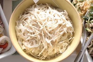 ごぼうとれんこんのシャキシャキサラダ