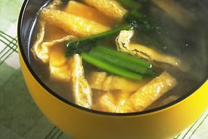 青菜と油揚げのみそ汁