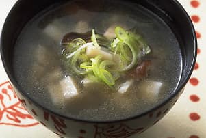 根菜ときのこのすまし汁