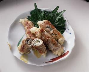 梅じそ肉巻き