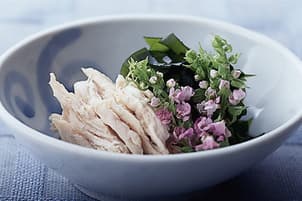 鶏肉とわかめの酢のもの
