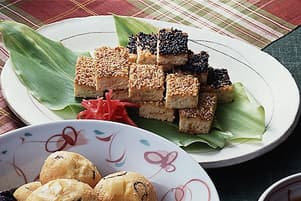鶏ひき肉のごま焼き
