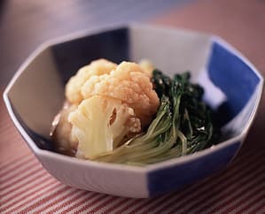 カリフラワーと貝割れ菜のおひたし
