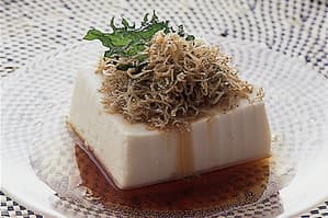 カリカリじゃこの冷ややっこ