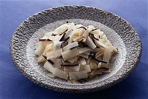 大根の塩昆布あえ