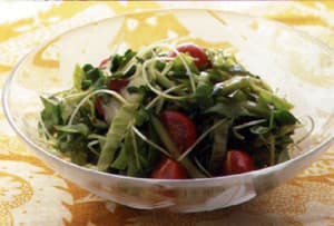 細切り野菜のサラダ