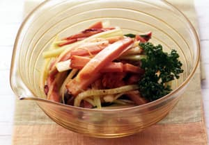 焼き豚と野菜のラー油あえ