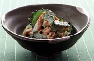 にがうりとツナのカレー風味サラダ