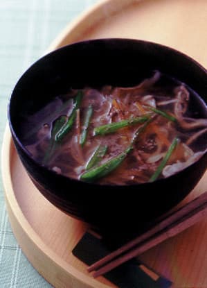 豚肉とせん切り野菜のお吸いもの