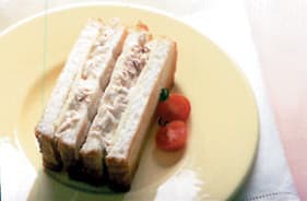 ツナマヨネーズのホットチーズサンド