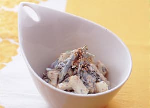 さやいんげんとわかめのごまマヨネーズサラダ