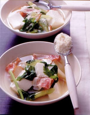 ベーコンとセロリの洋風豆腐スープ