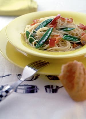 きぬさやとベーコンのスパゲティ