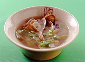 あさりとレタスの中華風スープ