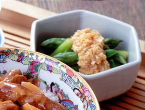 アスパラのごまだれがけ