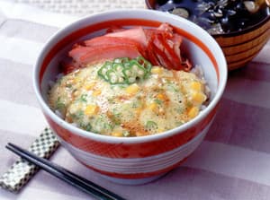 オクラとコーンのとろとろ丼