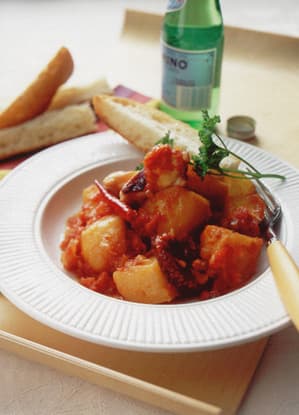 じゃがいもとたこのトマト煮