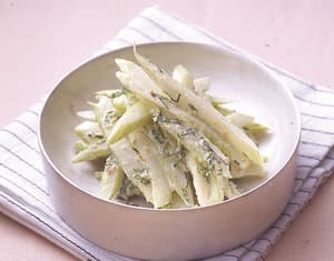 セロリのごまマヨネーズあえ