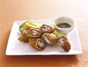 きのことチーズの肉巻きフライ