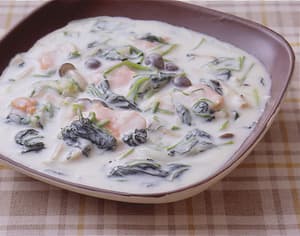 ほうれん草と鮭のクリーム煮